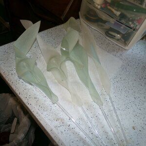 vintage Lucite calla lily stems. set of 4 lily's and 1 good cat tail.